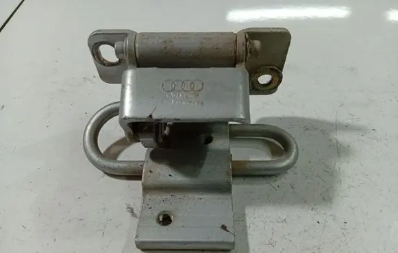 Audi A4 S4 B5 8D Rear door lower hinge 