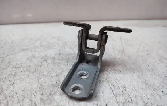 Mitsubishi L200 Front door upper hinge 