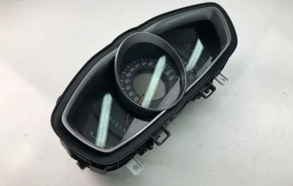Volvo V40 Speedometer (instrument cluster) 31412873