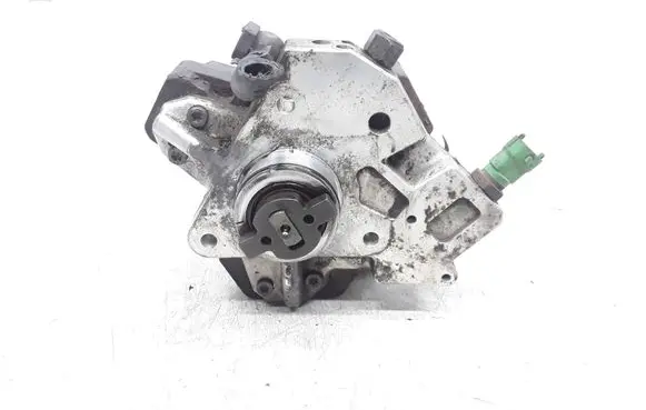 Volvo V70 Fuel injection high pressure pump 31303475 0445010111