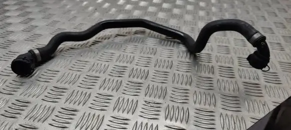 BMW X5 E70 Engine coolant pipe/hose 16135913