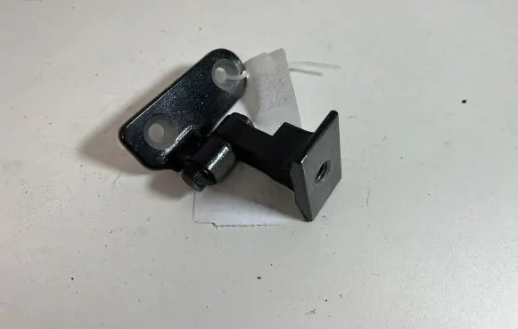 BMW X3 G01 Front door upper hinge 7333060