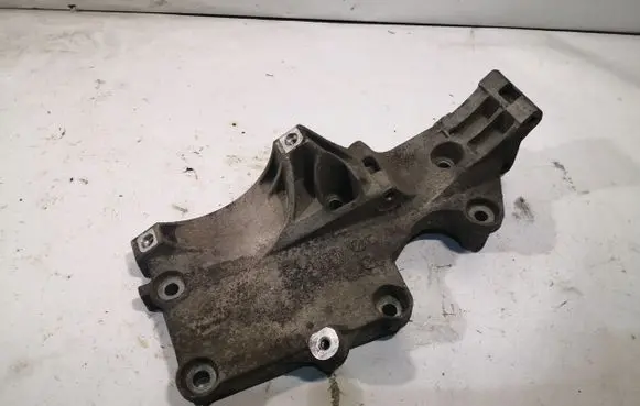 Volkswagen Touran I Generator/alternator bracket 03G903143A