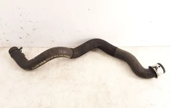 Mercedes-Benz C W204 Engine coolant pipe/hose A2045017182