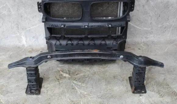 BMW X5 E70 Front bodywork piece 