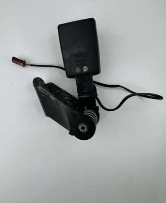 BMW 7 E65 E66 Rear seatbelt buckle 7134042 33039584 B13804