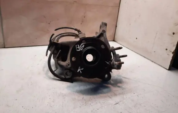 Volkswagen PASSAT B6 Front wheel hub
