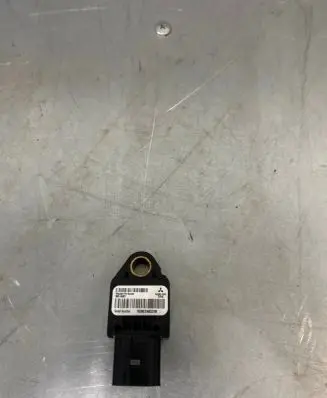Citroen C-Crosser Airbag deployment crash/impact sensor 8651A001 39754C 8651A00