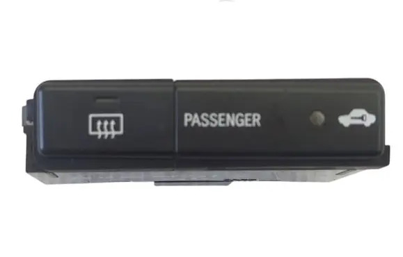 Toyota Avensis T250 Windscreen/window heater switch 8479005130C 04W30E MS301200659
