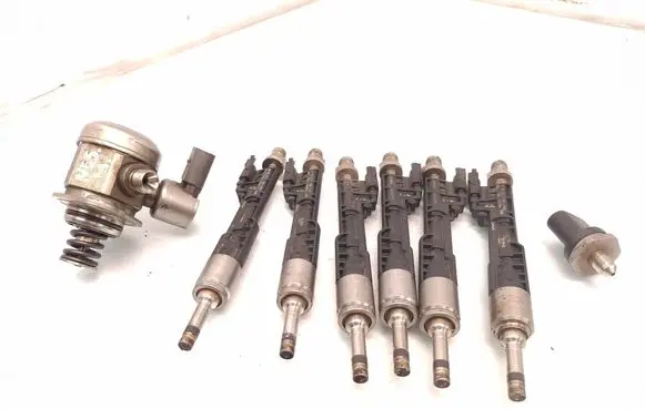 BMW 1 E82 E88 Fuel injection system set 10213541 13647597870 7597870