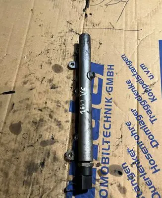 Mercedes-Benz E W211 Fuel main line pipe a6420700695