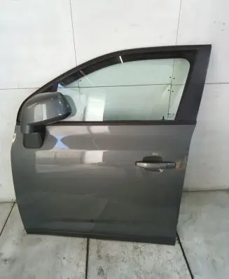 Chevrolet Orlando Front door