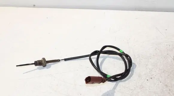 Volkswagen Golf VII Exhaust gas temperature sensor 04L906088DB