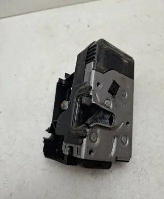 Opel Astra G Front door lock 14261200