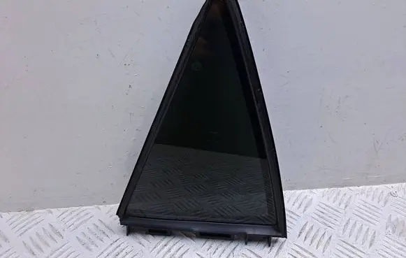 Toyota Auris 150 Rear vent window glass 6812402170 6818902090 43R00048