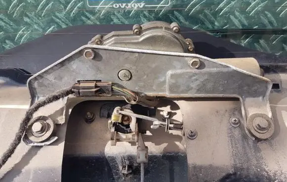 Volvo S40, V40 Rear window wiper motor 0390201529