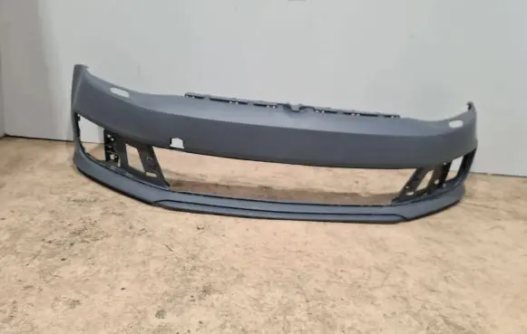 Volkswagen Jetta VI Front bumper