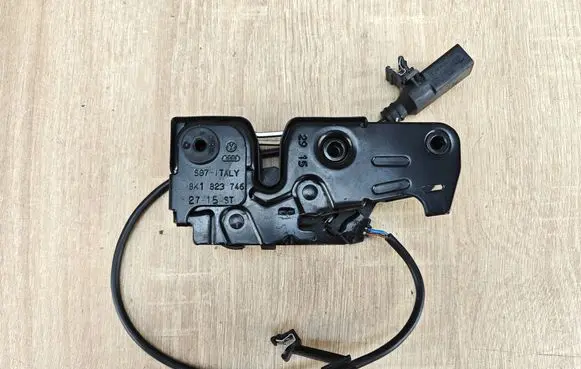 Audi Q5 SQ5 8R Engine bonnet/hood lock/catch 8K1823746 8K0823509F