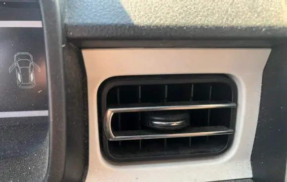 Suzuki Ignis Dash center air vent grill
