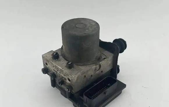 Audi A4 S4 B8 8K ABS Pump 8K0907379AC