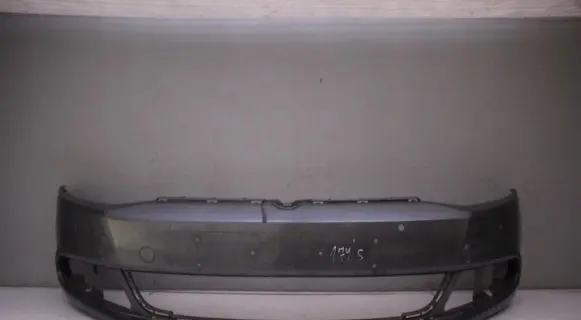 Volkswagen Jetta VI Front bumper