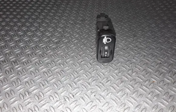 Mercedes-Benz Sprinter W906 Headlight level height control switch 0005445931