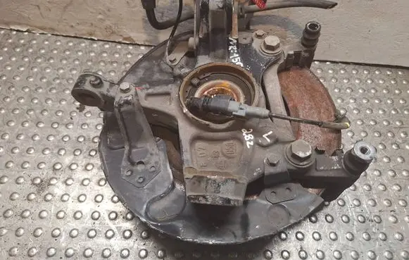 Citroen C4 II Picasso Front wheel hub spindle knuckle S14765150 1647857480