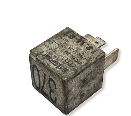 Audi A4 S4 B5 8D Other relay 8D0951253