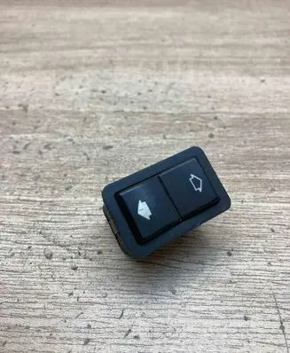 BMW 7 E38 Electric window control switch 8368974