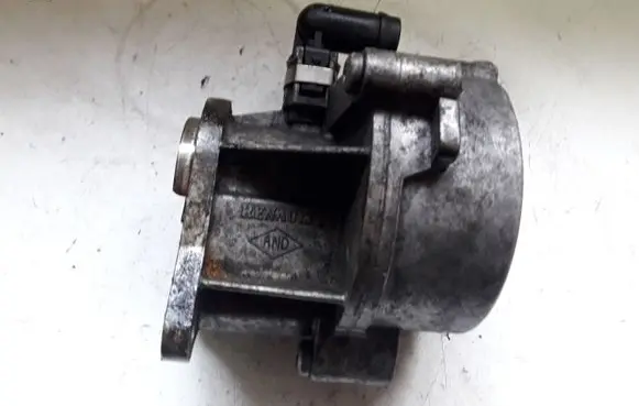 Renault Megane II Vacuum pump