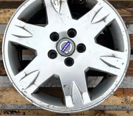 Volvo XC70 R16 alloy rim 30647473