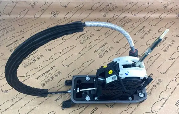 Volkswagen PASSAT B8 Gear shifter/selector 3Q1713023H