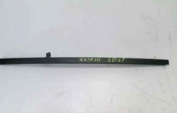 Renault Clio III Door glass rail 7700825473
