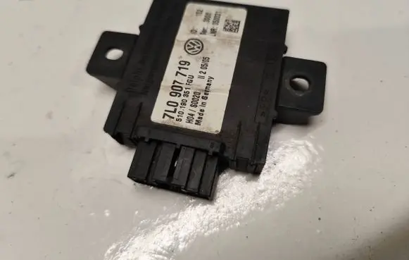 Volkswagen Touareg I Alarm control unit/module 7L0907719 510190351