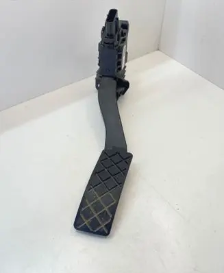 Volkswagen Tiguan Accelerator throttle pedal 5Q1723503L