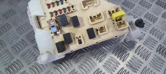 Toyota Prius (XW10) Fuse box set 0d050064 0d05-0064