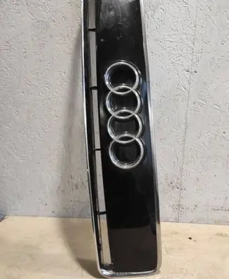 Audi A2 Front bumper upper radiator grill 8Z0853321
