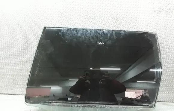 Volvo V70 Rear door window glass