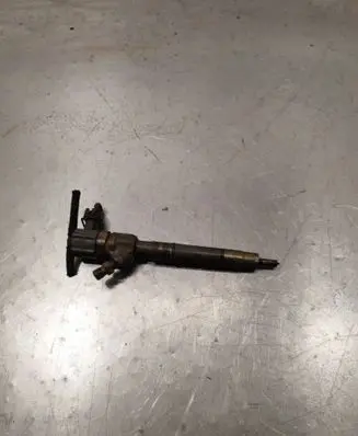 Hyundai i40 Fuel injector 0445110411