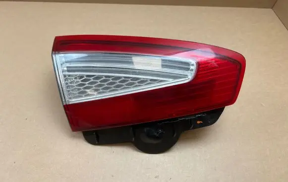 Ford Mondeo MK IV Tailgate rear/tail lights BS7113A603B