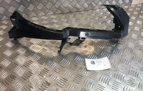 Subaru Legacy Headlight/headlamp mounting bracket