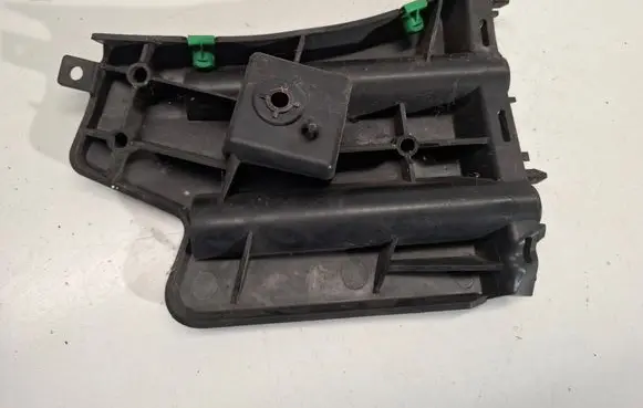 Volvo V60 Front bumper mounting bracket 30796625