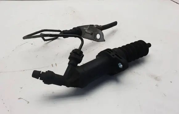 BMW 3 E90 E91 Clutch master cylinder 6785964