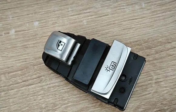 BMW 8 G16 Mirror switch trim 7950760