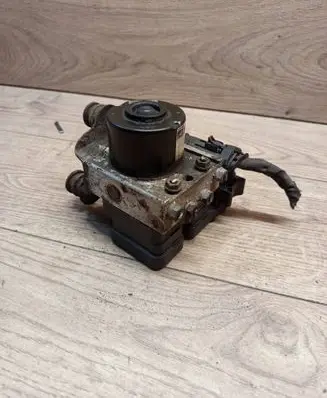 Skoda Octavia Mk2 (1Z) ABS Pump 1K0907379P 00009496E5 10097003153