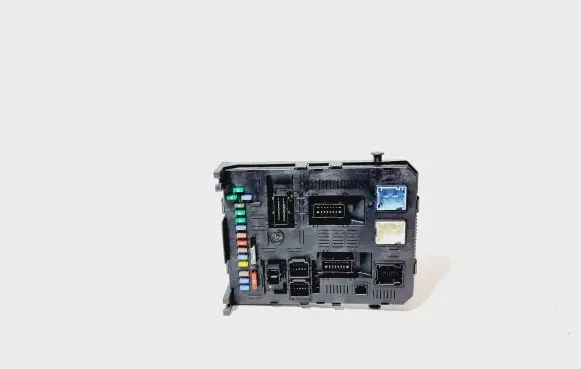 Peugeot 607 Comfort/convenience module 9660105680 01300605