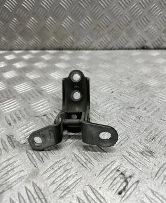 Hyundai ix35 Rear door lower hinge