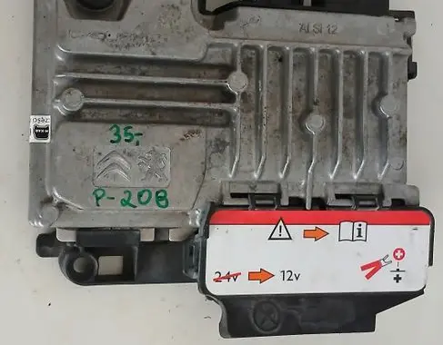 Peugeot 208 Engine control unit/module ECU 28447924