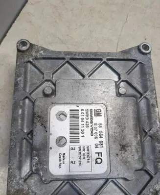 Opel Astra H Engine control unit/module 55564081 0010411581 5WK9425