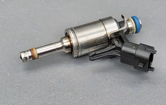 Citroen DS5 Fuel injector V7591623 7591623